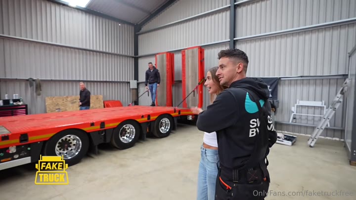 Lillian Phillips - Lily Phillips - LilyDaisyPhillips - Onlyfans FakeTruck Gangbang