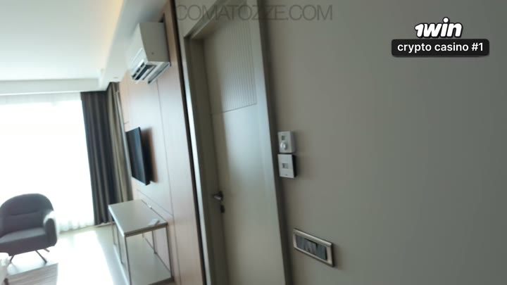 Cumatozz Girl Seduced Service Man In Hotel He Had No Chance - hoTiva