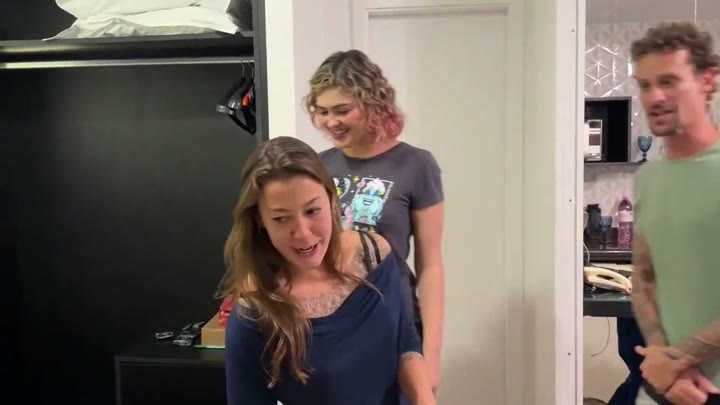 Encontrei Com Uns Amigos E Fizemos Uma Troca De Casal Depois De Um Jantarzinho